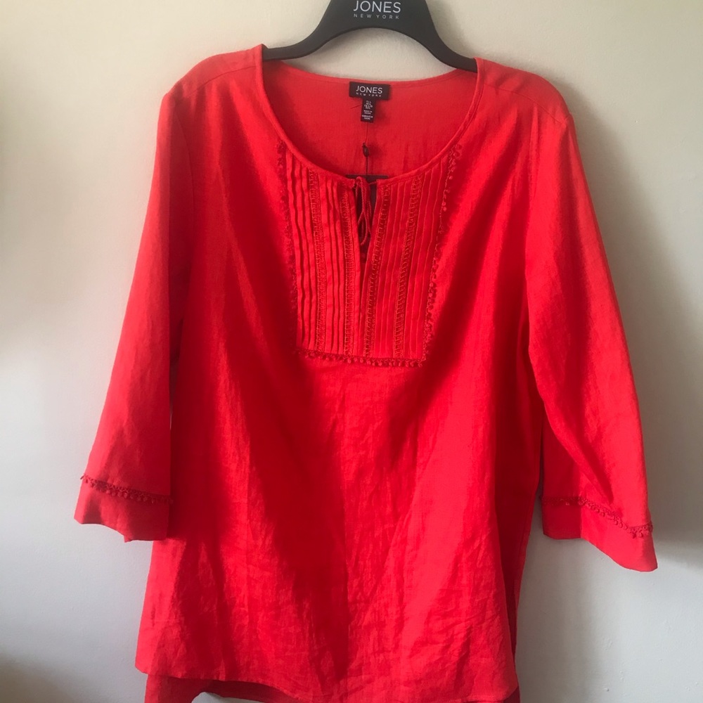 Jones of New York red Tunic style top